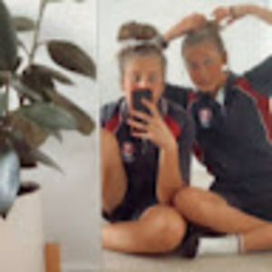 Meet your Posher, Elise